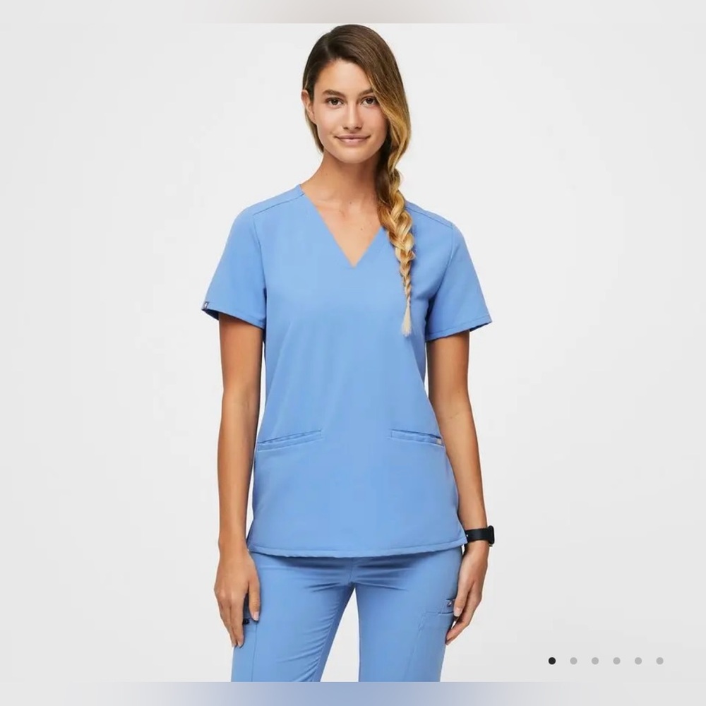 FIGS Casma Three-Pocket Scrub Top